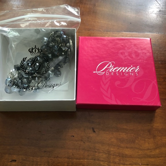 Premier Designs Bracelet - Picture 4 of 4